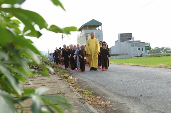 The 3rd Day of Summer Retreat for Children in Dong Cao pagoda